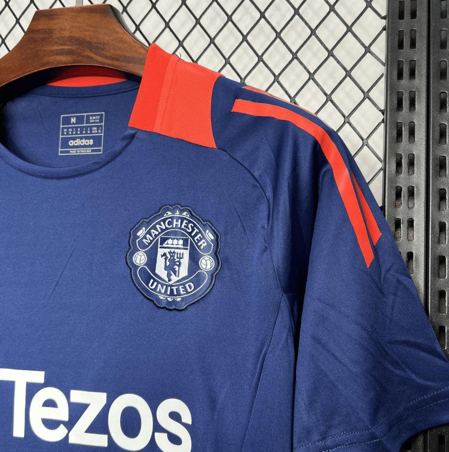 24/25 Manchester United Navy Pre-match Jersey