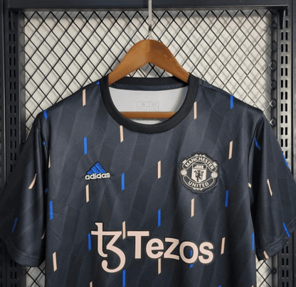 23/24 Manchester United Pre-Match Training Black Jersey