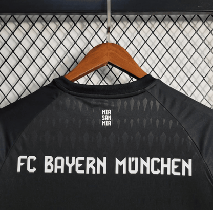 23/24 Bayern Munich Goalkeeper Black Jersey