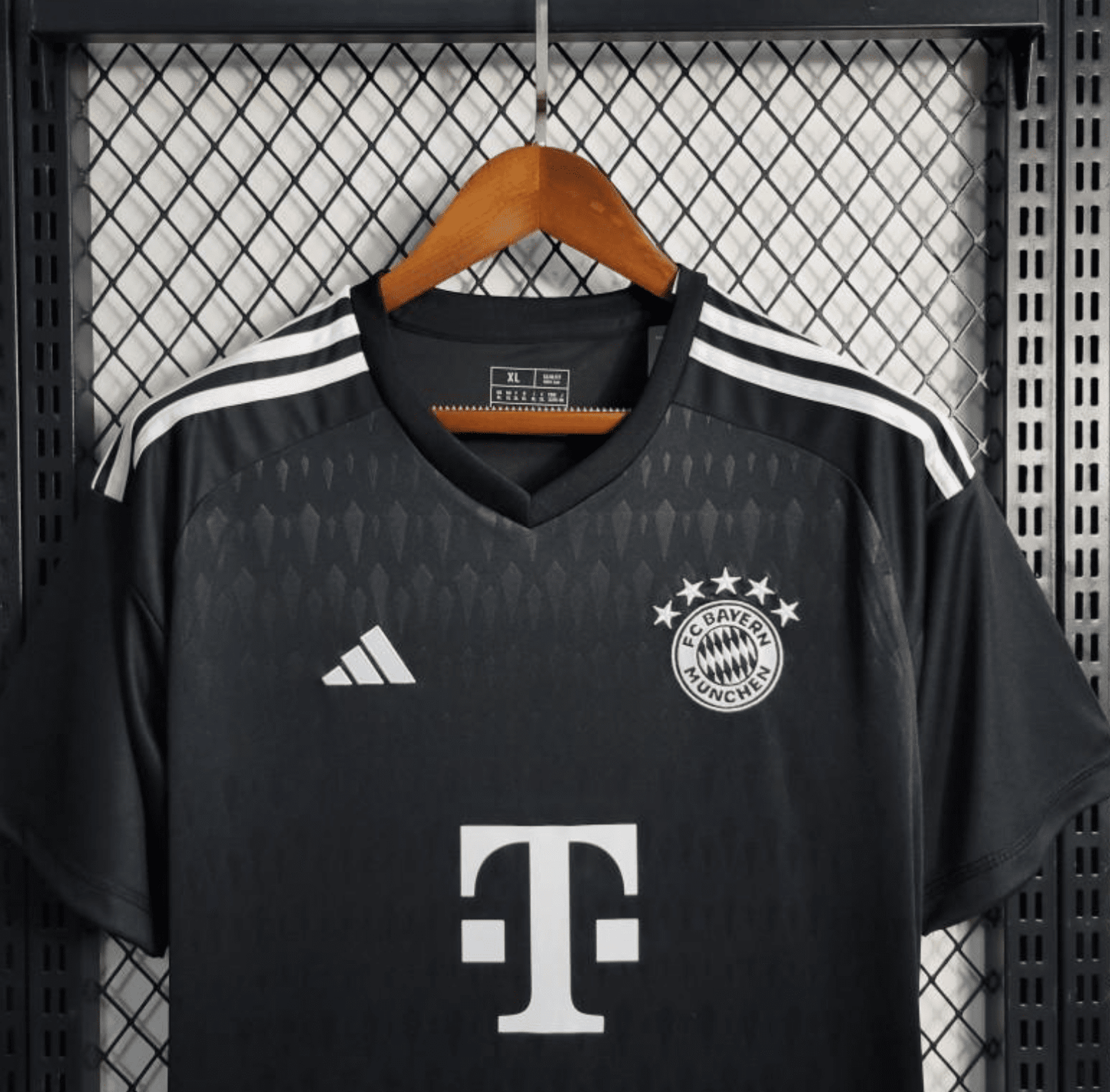 23/24 Bayern Munich Goalkeeper Black Jersey