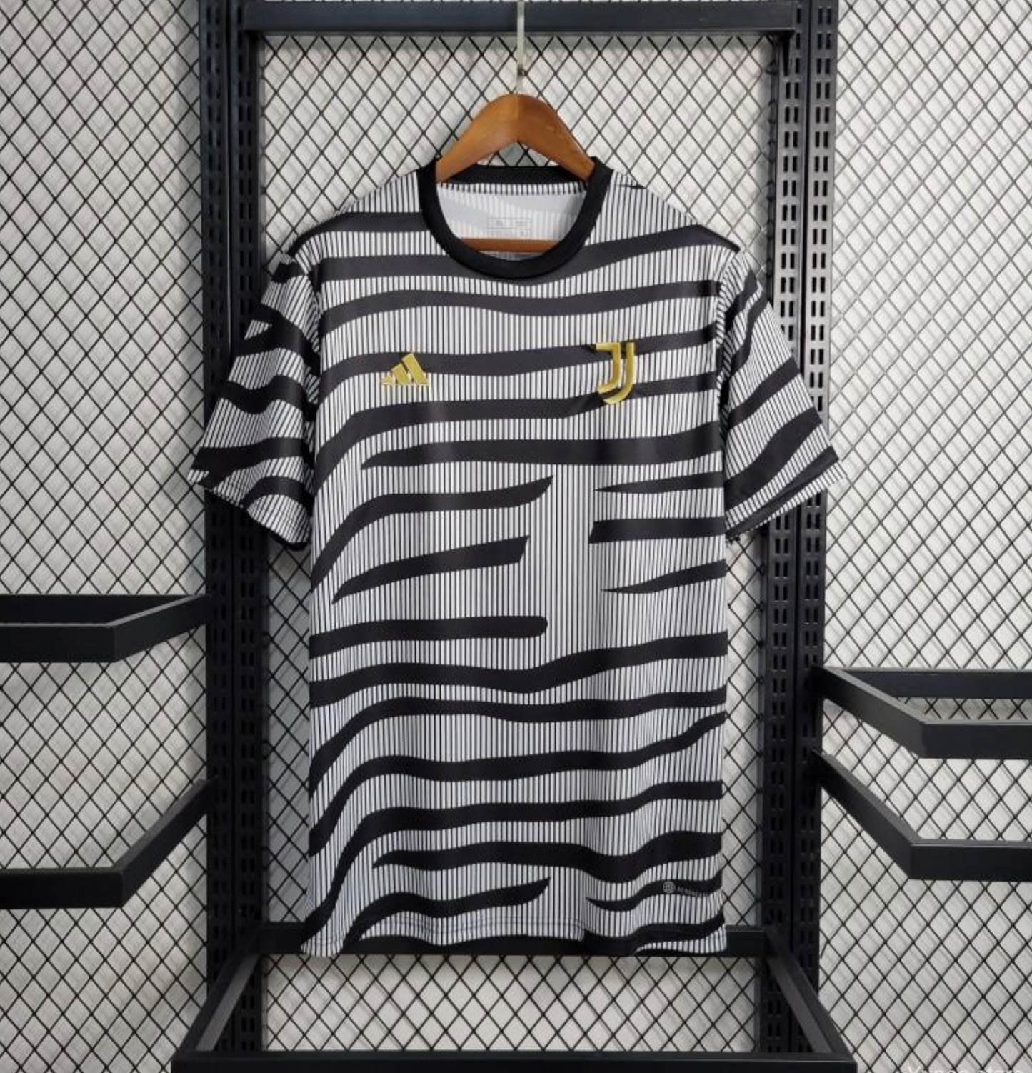 23/24 Juventus Training Jersey