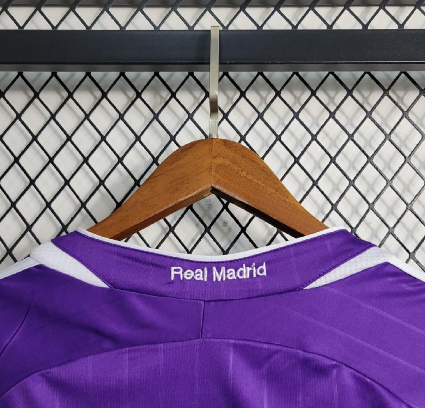 Retro 06/07 Real Madrid Third Purple Jersey