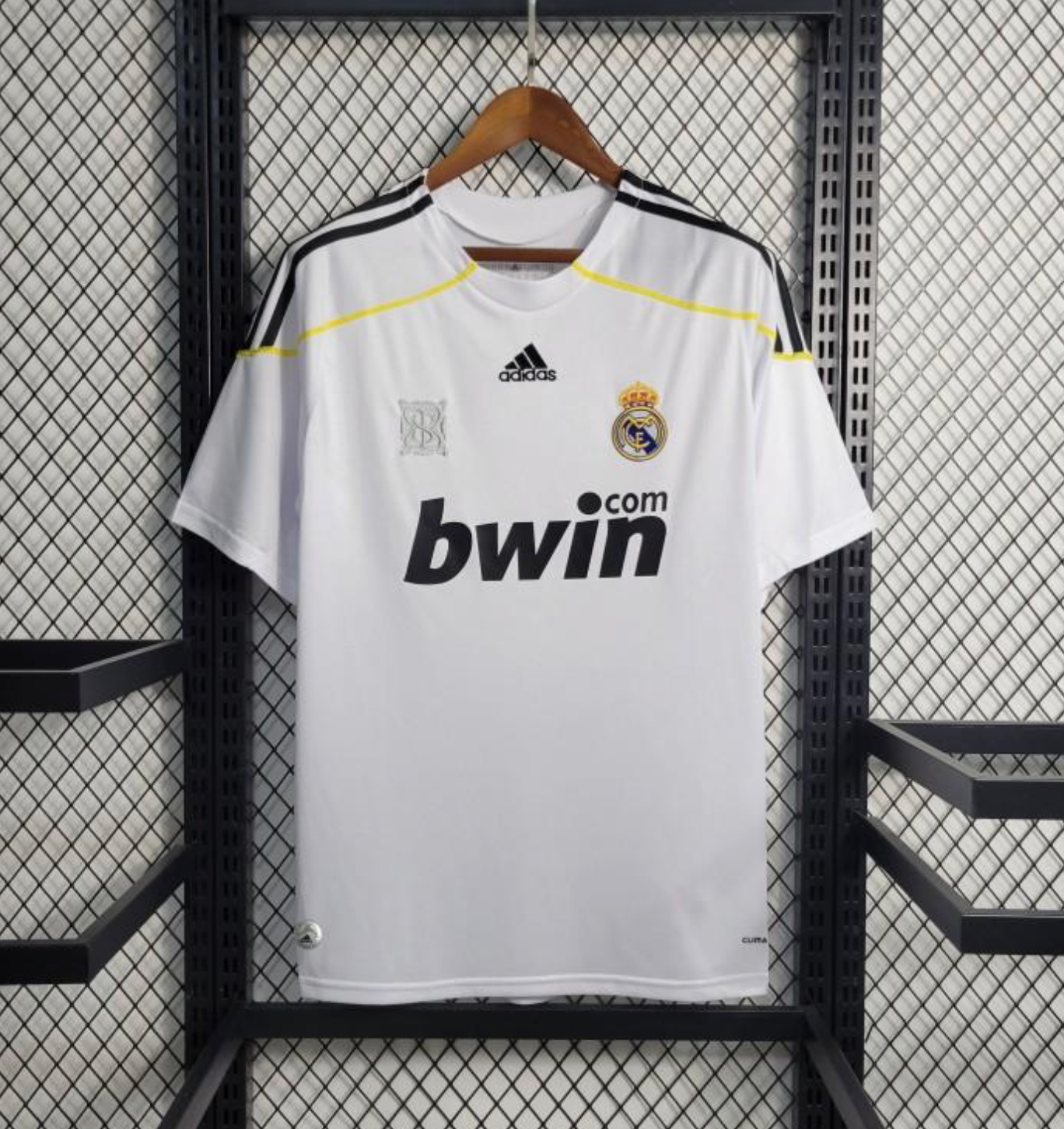 Retro 09/10 Real Madrid Home Jersey