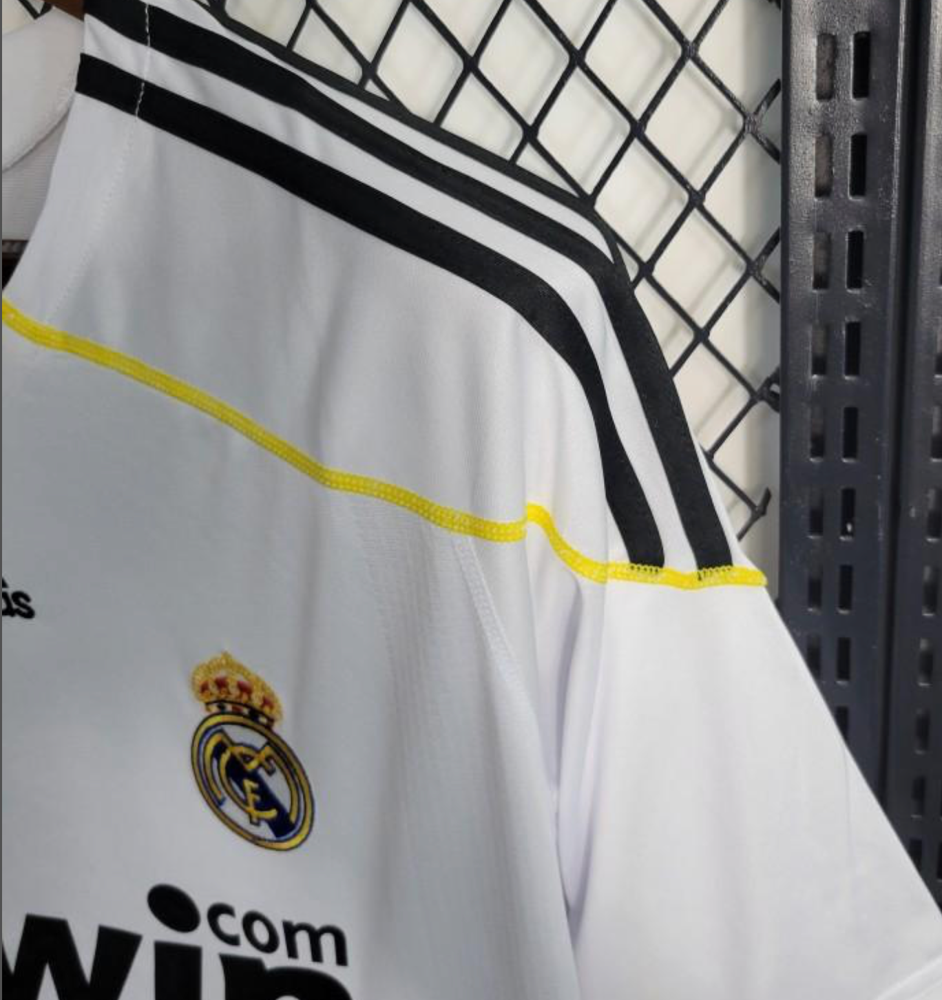 Retro 09/10 Real Madrid Home Jersey