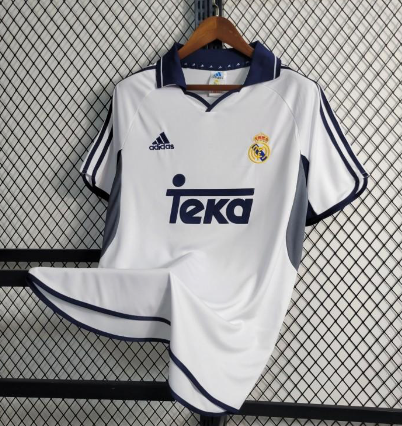 Retro 00/01 Real Madrid Home Jersey