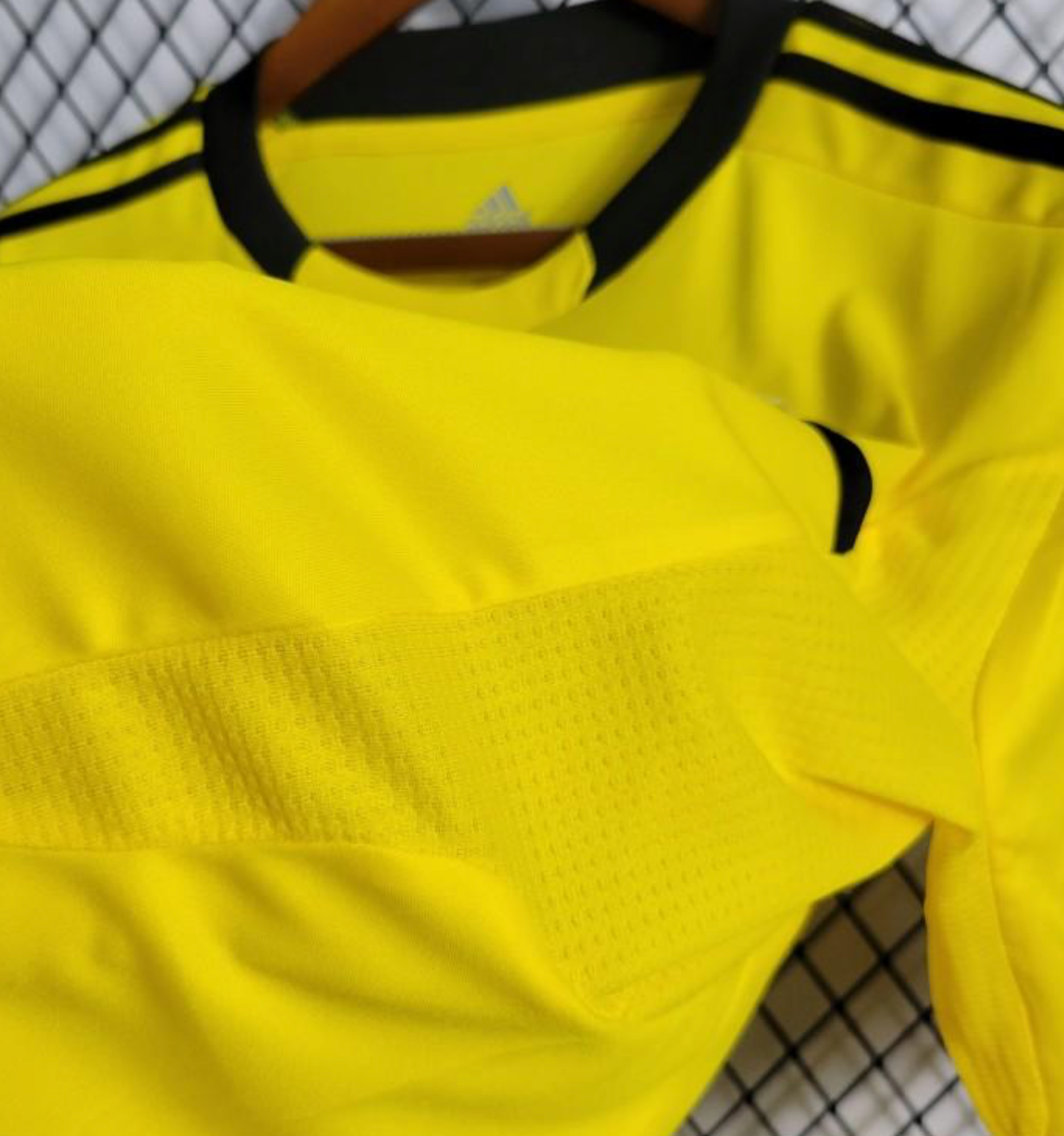 Retro 2011/12 Real Madrid Yellow Goalkeeper Jersey