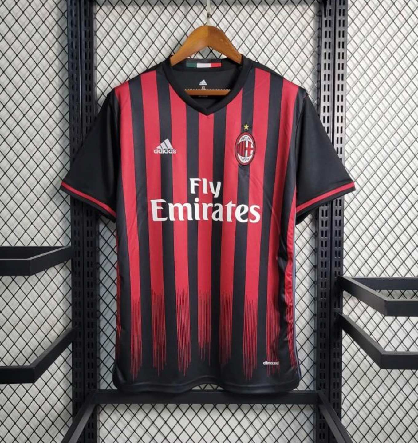 Retro 16/17 AC Milan Home Soccer Jersey