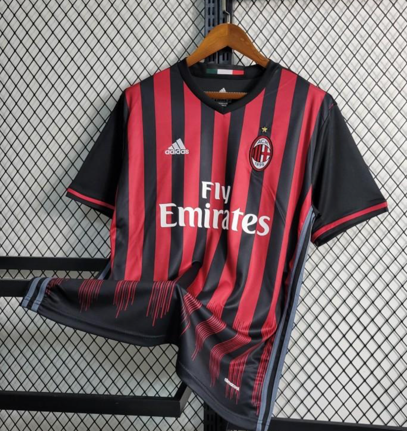 Retro 16/17 AC Milan Home Soccer Jersey