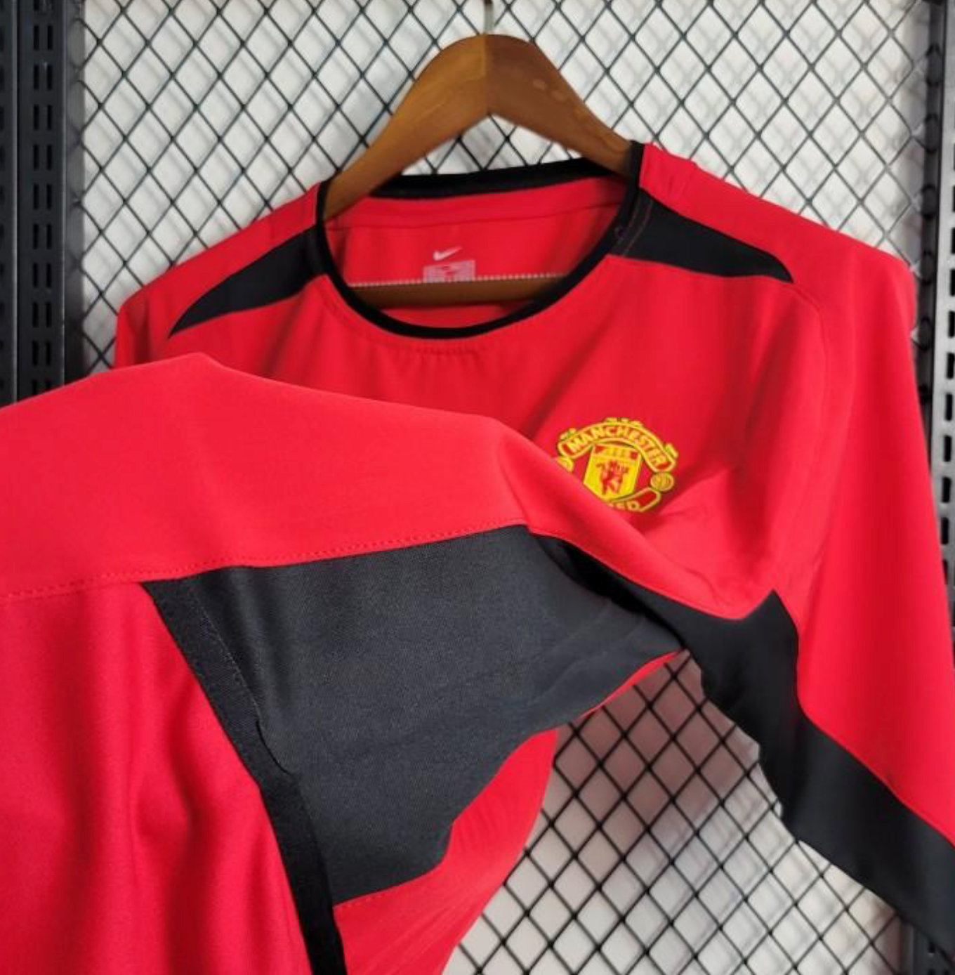 Retro 02/04 Manchester United Home Jersey