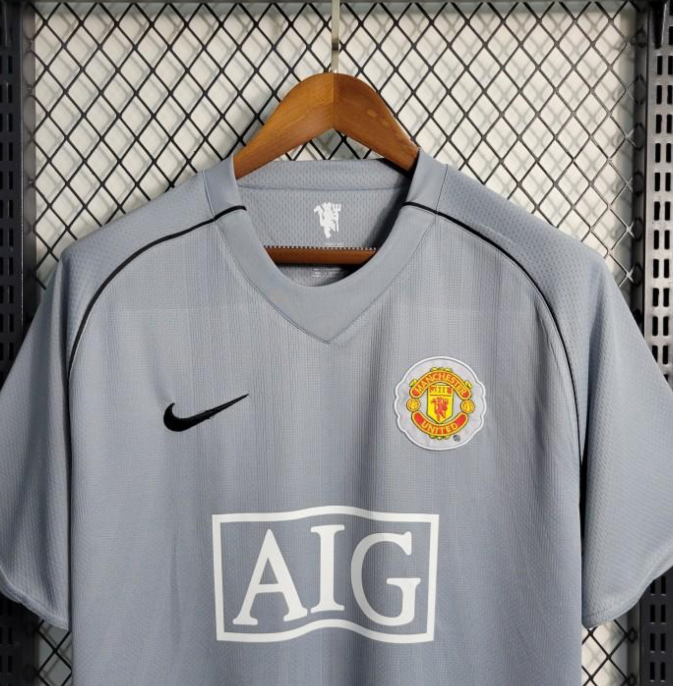 Retro 07/08 Manchester United Gray Goalkeeper Jersey