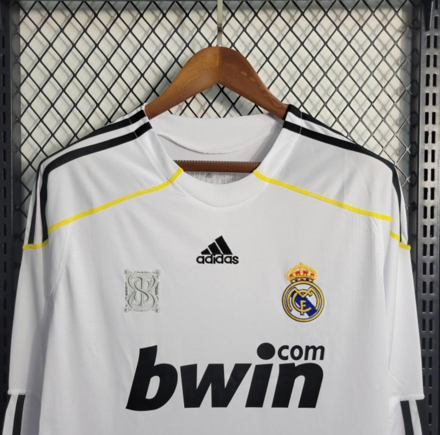 Retro Long Sleeve 09/10 Real Madrid Home Jersey