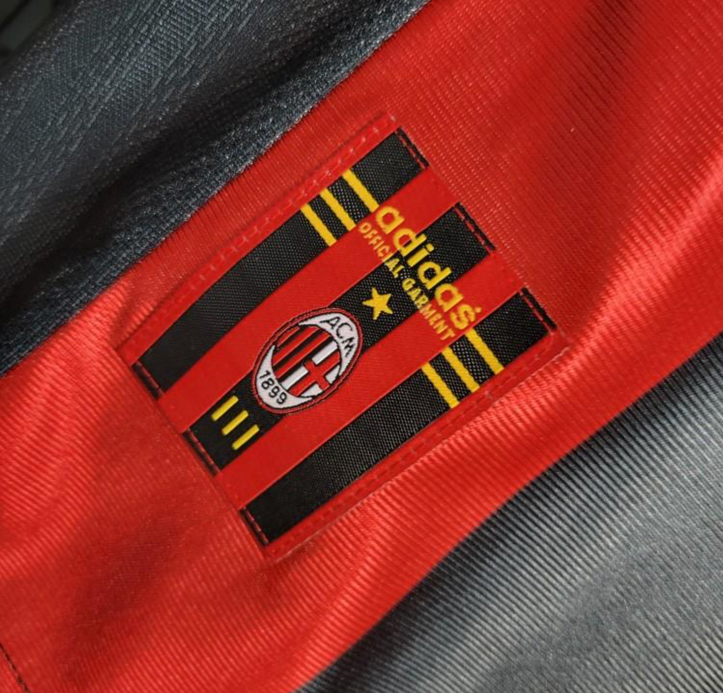 Retro 1998/99 AC Milan Home Jersey