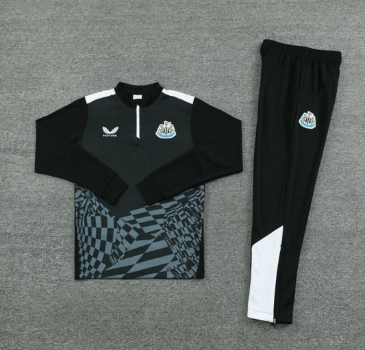 23/24 Newcastle United Black Half Zipper Jacket + Pants