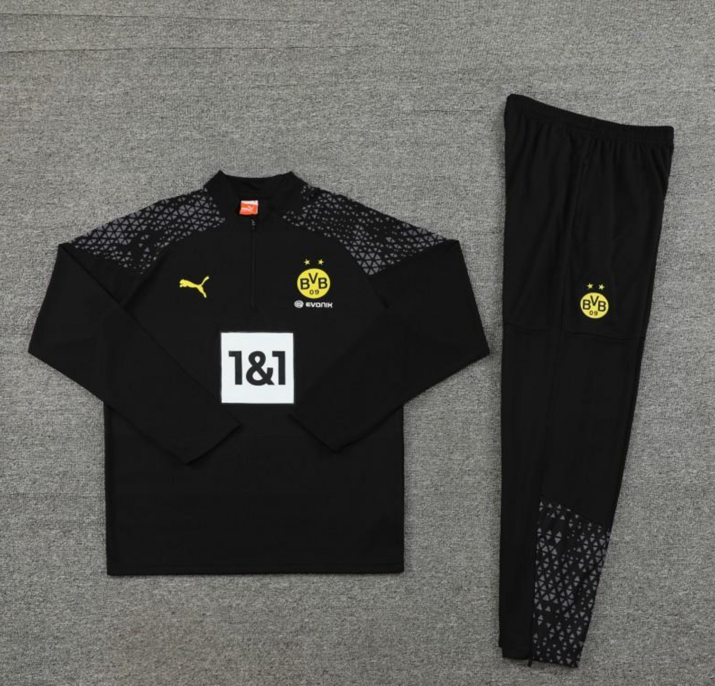 23/24 Borussia Dortmund Black Half Zipper Jacket + Pants