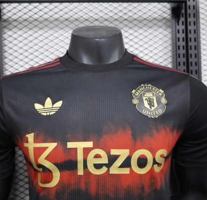 24/25 Manchester United Black/Red Pre-Match Jersey