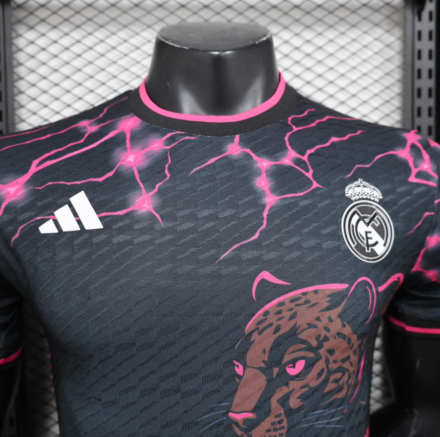 24/25 Real Madrid Pink Leopard Special Jersey