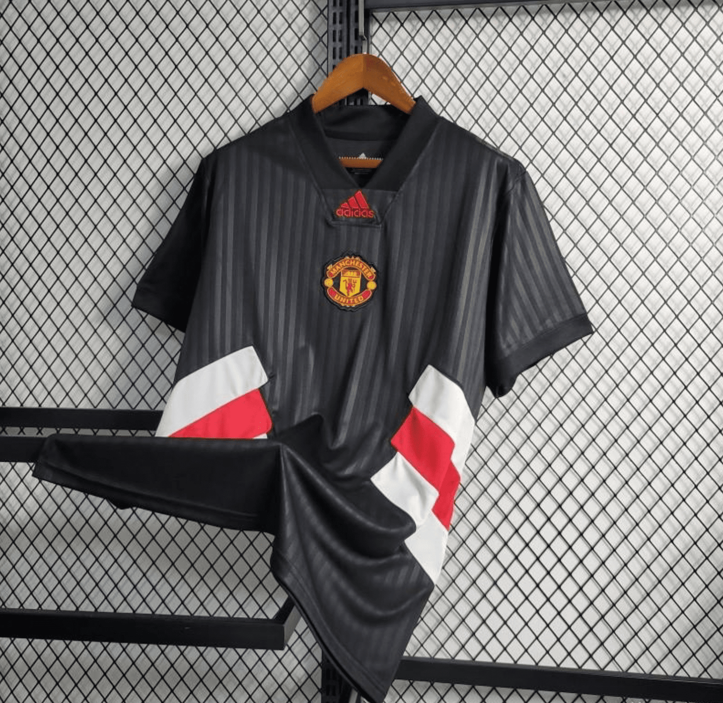 23/24 Manchester United Black Icon Jersey Embroidery Logo