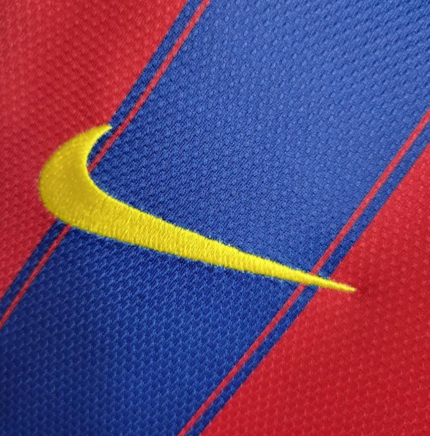 Retro 09/10 Barcelona Home Soccer Jersey