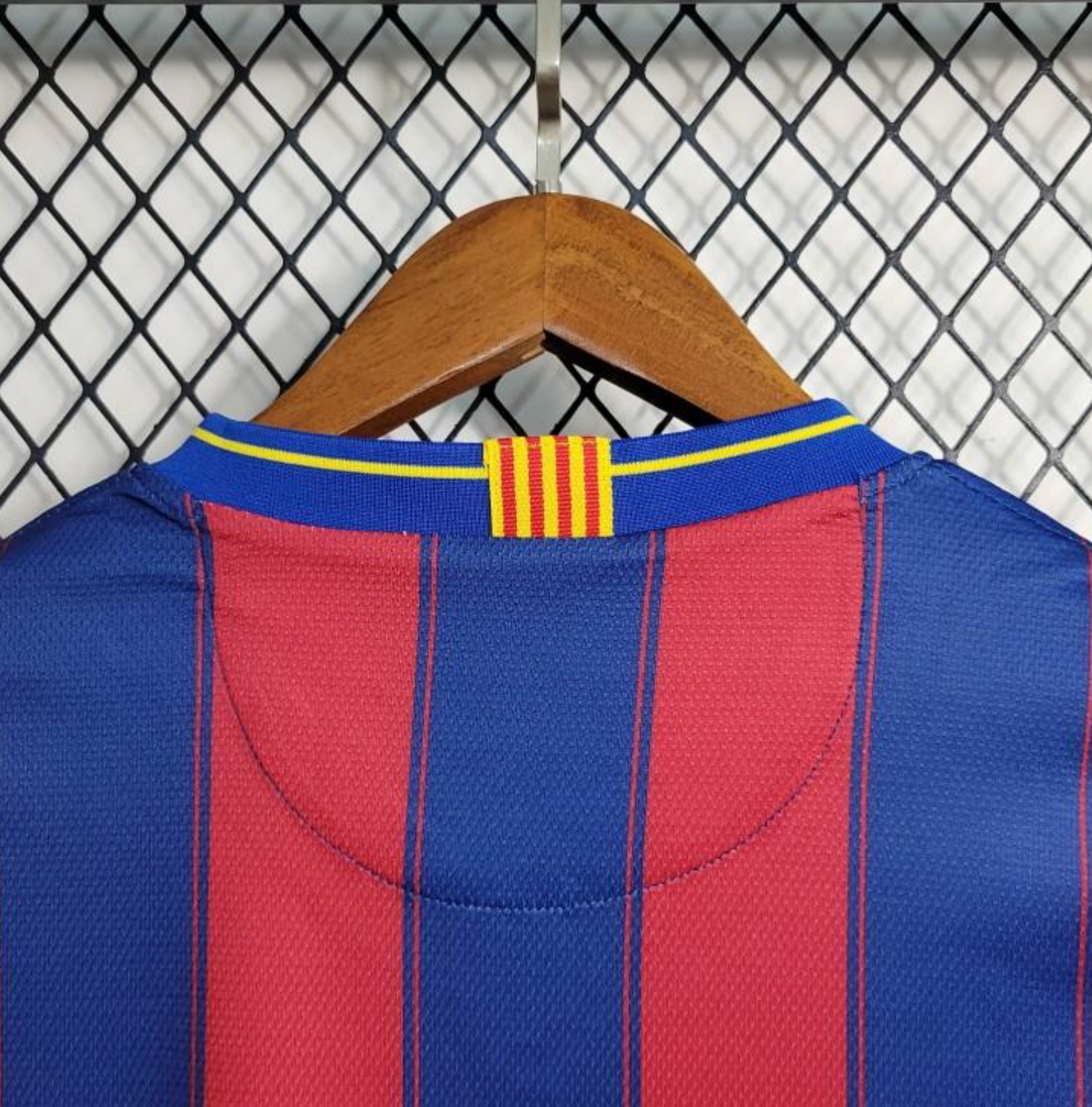 Retro 09/10 Barcelona Home Soccer Jersey